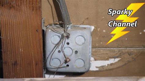 home ground wiring electrical outlet boxes 1960's|how to ground electrical outlets.